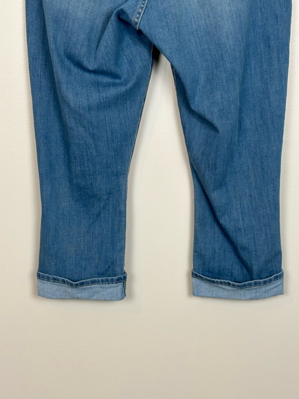 Levi Straus Capri Womens 16 Light Blue Gold Signature Mid Rise Capri Stretch - Picture 7 of 10